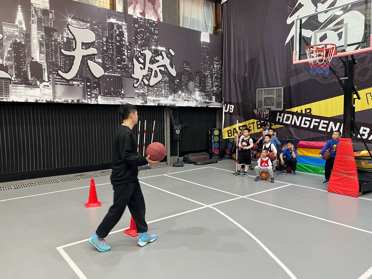 篮球训练一周计划表图片大全_0